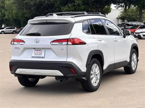 2024 Toyota Corolla Cross LE