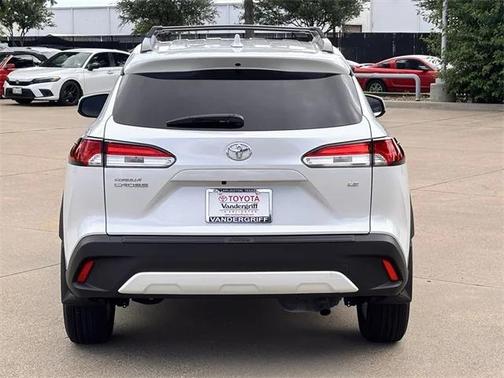 2024 Toyota Corolla Cross LE