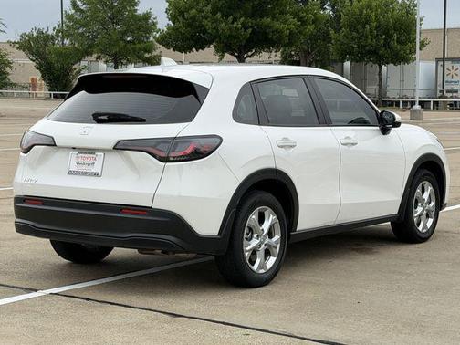 Platinum White Pearl 2025 Honda HR-V LX