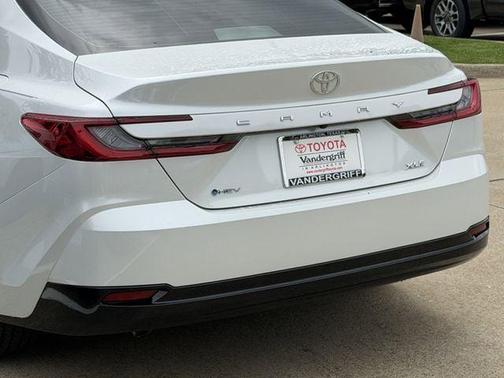 Wind Chill Pearl 2026 Toyota Camry XLE