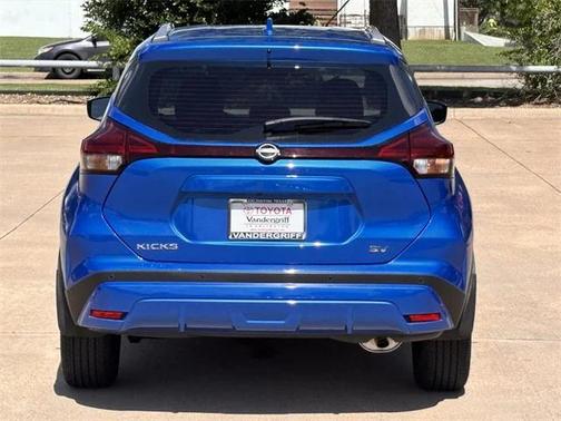 2022 Nissan Kicks SV