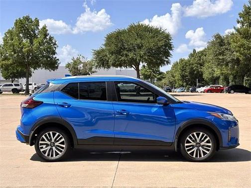 2022 Nissan Kicks SV