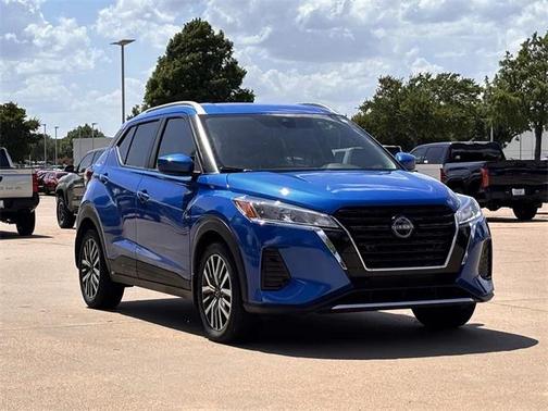 2022 Nissan Kicks SV