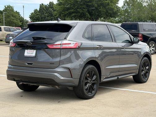 Carbonized Gray Metallic 2024 Ford Edge SE