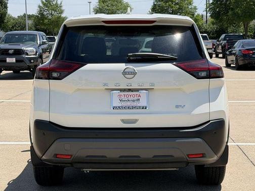 Pearl White Tricoat 2023 Nissan Rogue SV
