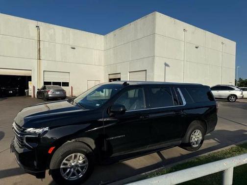 2023 Chevrolet Suburban LT