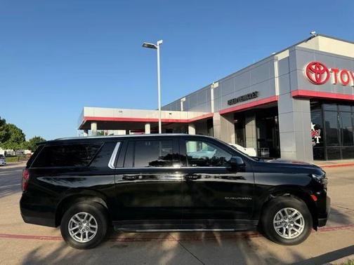 2023 Chevrolet Suburban LT