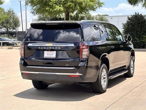 2023 Chevrolet Suburban LT