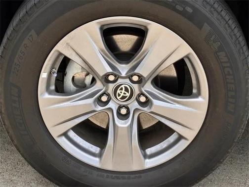 2022 Toyota RAV4 Hybrid LE
