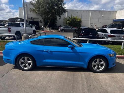 2017 Ford Mustang V6