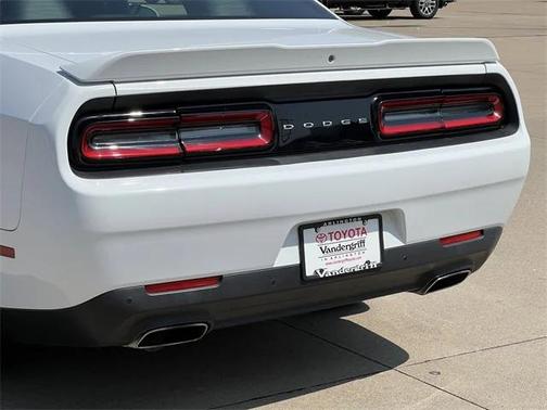 2015 Dodge Challenger SXT Plus