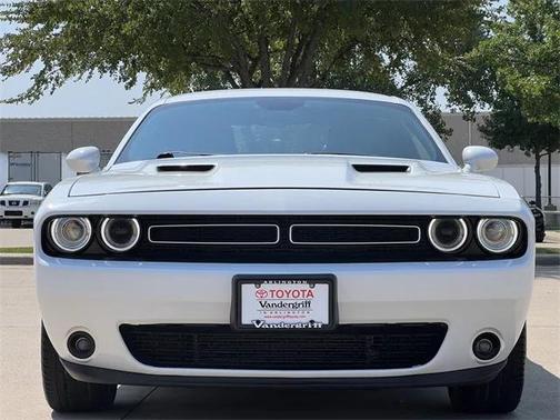2015 Dodge Challenger SXT Plus