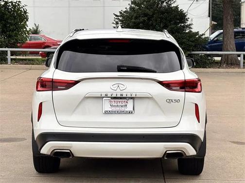 2021 INFINITI QX50 LUXE