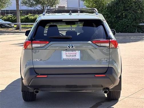 2023 Toyota RAV4 Hybrid XLE