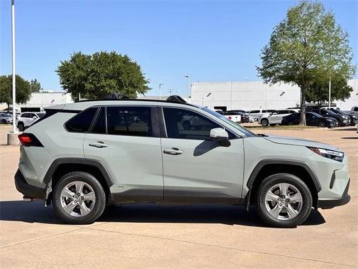 2023 Toyota RAV4 Hybrid XLE