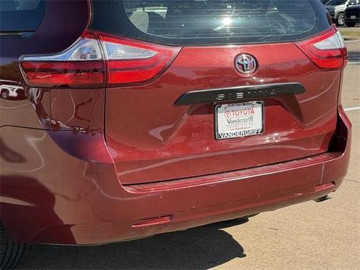 2016 Toyota Sienna L