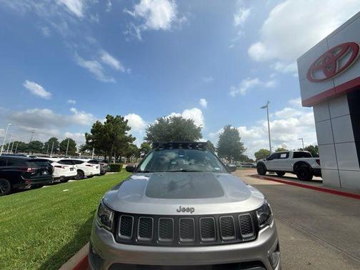 Billet Silver Metallic Clearcoat 2019 Jeep Compass Trailhawk