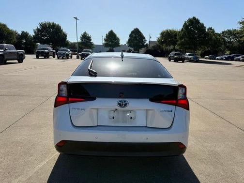 2021 Toyota Prius LE
