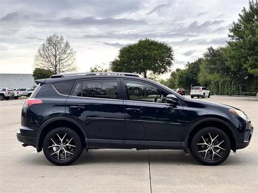 2018 Toyota RAV4 SE