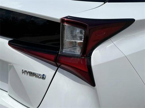 2021 Toyota Prius LE