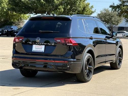 2024 Volkswagen Tiguan 2.0T SE R-Line Black