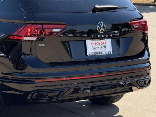 2024 Volkswagen Tiguan 2.0T SE R-Line Black