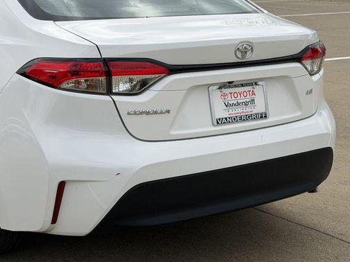 Ice Cap 2025 Toyota Corolla LE