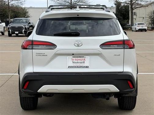2024 Toyota Corolla Cross XLE