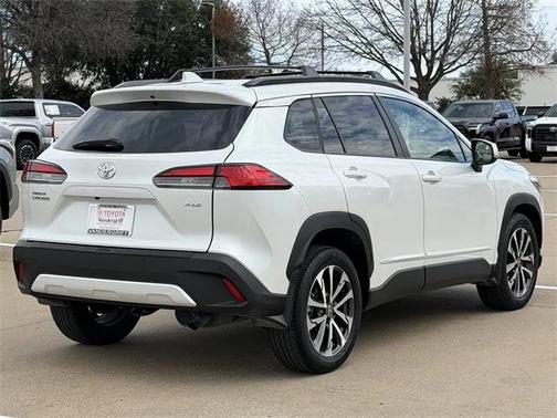 2024 Toyota Corolla Cross XLE