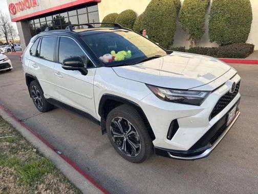 2025 Toyota RAV4 Hybrid SE