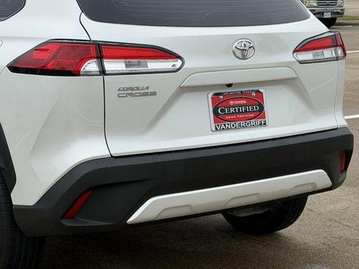 Pearl 2023 Toyota Corolla Cross L