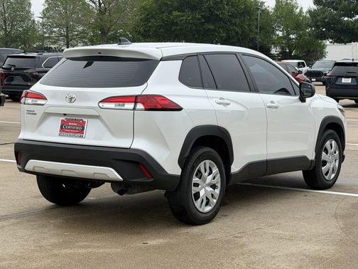 Pearl 2023 Toyota Corolla Cross L