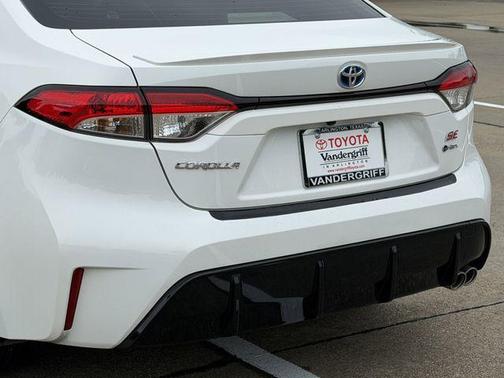 Ice 2025 Toyota Corolla Hybrid SE