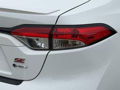 Ice 2025 Toyota Corolla Hybrid SE