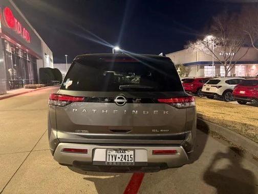 2023 Nissan Pathfinder SL 4WD