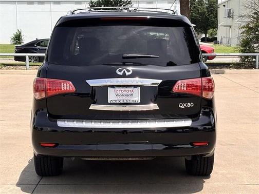 2016 INFINITI QX80 Base
