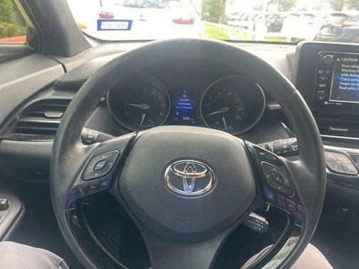 Iceberg/Ruby Flare Pearl 2018 Toyota C-HR XLE