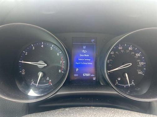 Iceberg/Ruby Flare Pearl 2018 Toyota C-HR XLE