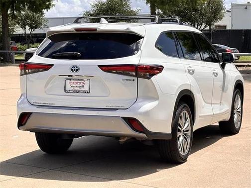 2023 Toyota Highlander Hybrid Platinum