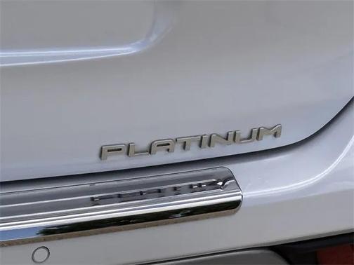 2023 Toyota Highlander Hybrid Platinum