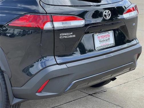2025 Toyota Corolla Cross LE
