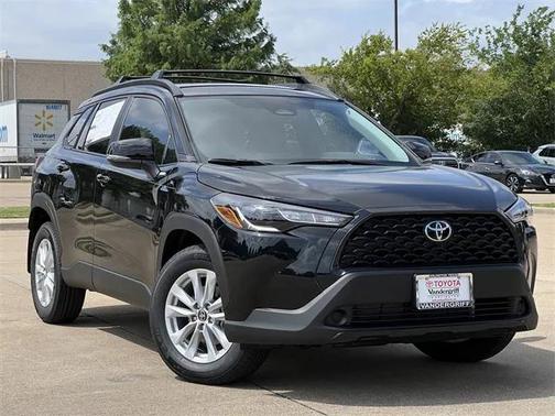 2025 Toyota Corolla Cross LE