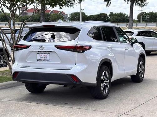 2024 Toyota Highlander XLE