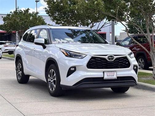 2024 Toyota Highlander XLE