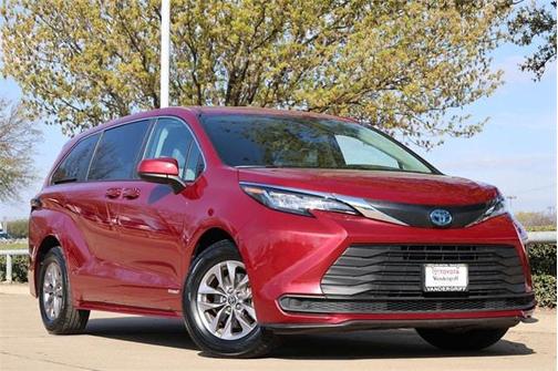 Pearl 2021 Toyota Sienna LE
