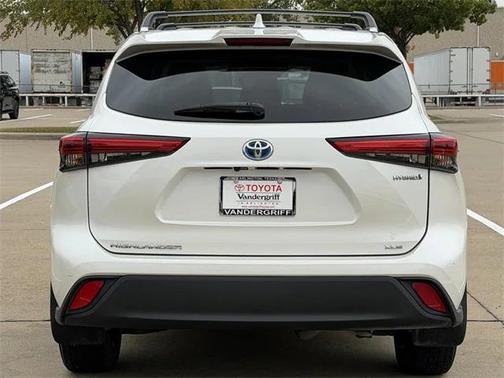 2020 Toyota Highlander Hybrid XLE