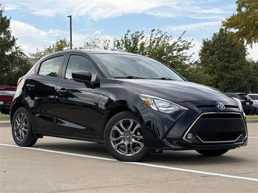 2020 Toyota Yaris Sedan LE