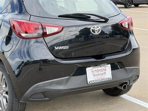 2020 Toyota Yaris Sedan LE