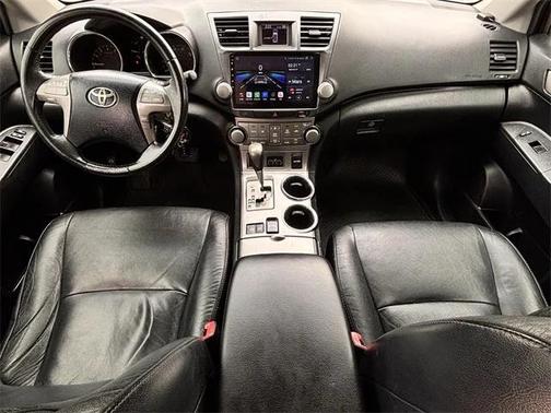 2010 Toyota Highlander SE
