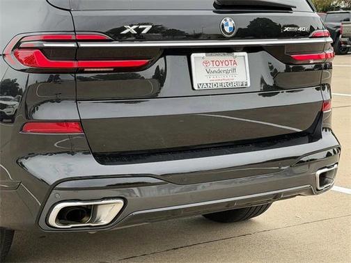 2025 BMW X7 xDrive40i